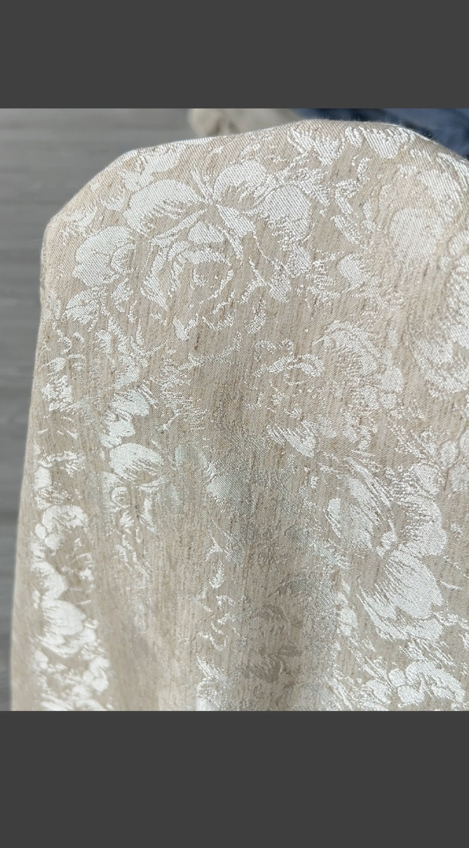 提花亚麻米白色1.4门副3米150元320克不能直接穿要加里子