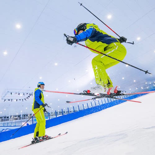 [昆明热雪奇迹-限时特惠-3小时滑雪+娱雪通玩票（含滑雪装备）]官方直营