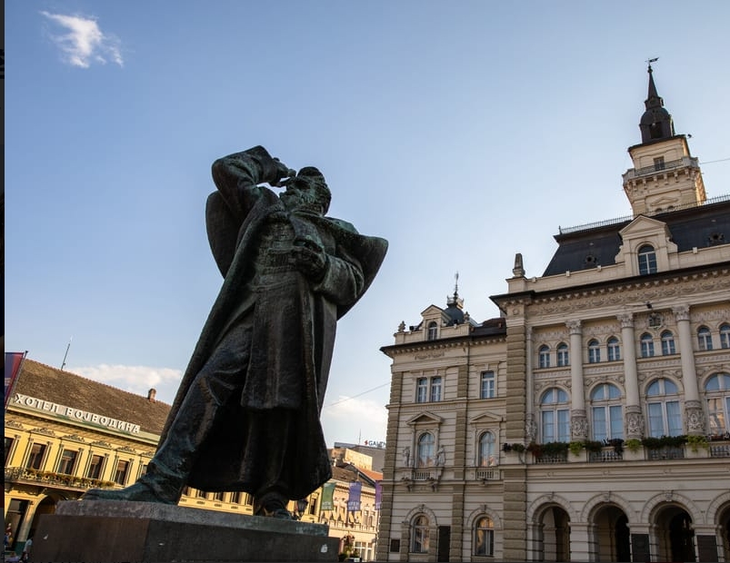 塞尔维亚诺维萨德 彼得罗瓦拉丁堡垒一日游 北部亮点 红酒小镇