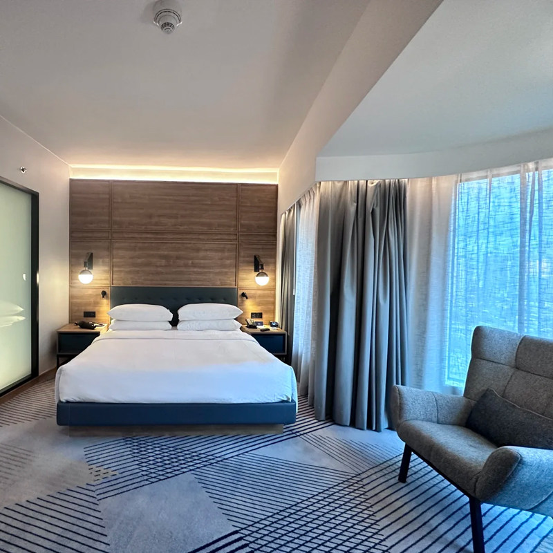 找客服询底价，享隐藏VIP超值套餐礼遇 实名预定保证入住，预定后可致电酒店查询 旅行社协议价官方预定，帮您省钱省心 全球奢华酒店均合作，全程一对一客服接待