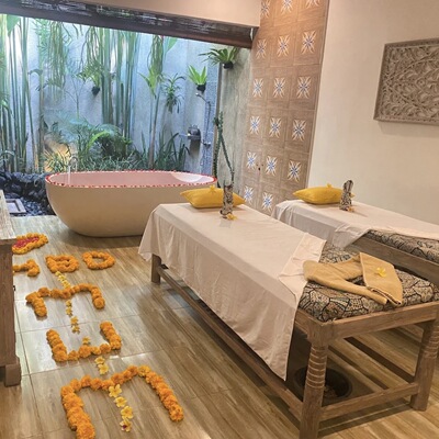 巴厘岛PutriSPA花瓣浴