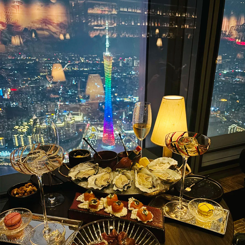 广州周大福金融中心瑰丽酒店江景塔景房1晚含每日双人自助早餐
