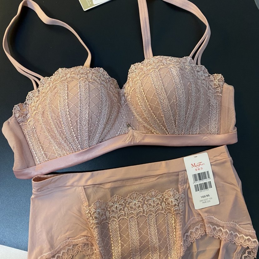 曼75A金标超聚拢上薄下厚无钢圈调整型三排扣,女士内衣/男士内衣/家居服,文胸,淘宝优惠券,粉丝福利购,淘宝优惠卷