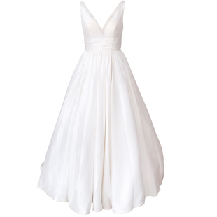 2020新款新娘结婚双肩V领小拖尾婚纱简约欧式显瘦露背出门纱定制