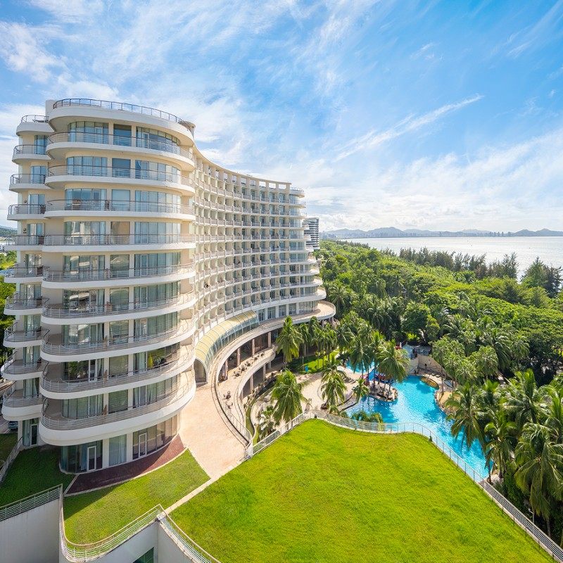 【180度超级海景房家庭套餐】三亚阳光大酒店3天2晚  含自助早餐+海鲜烧烤+温泉+旅拍