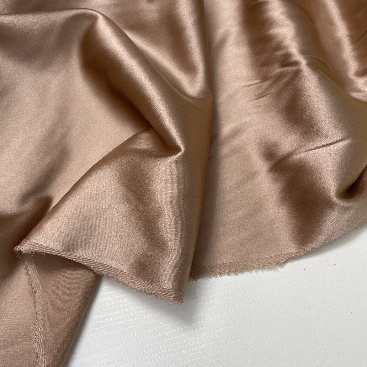 真丝弹力素皱缎布料桑蚕丝面料140门幅17姆米