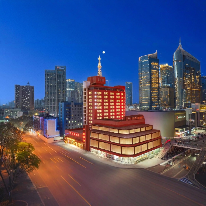 【享】红珊瑚酒店(郑州二七广场火车站店)行政大床房 【免】酒店自助早餐 【游】中原福塔门票1张