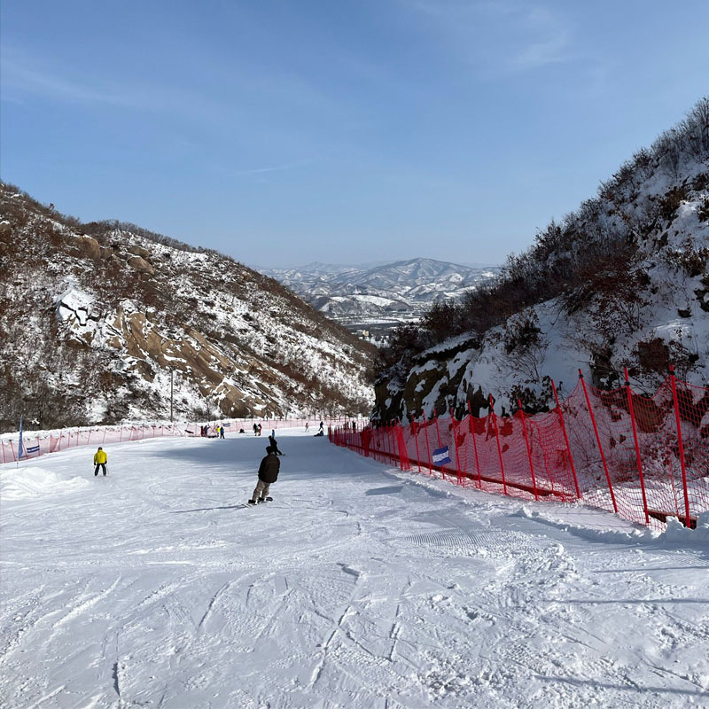 [孟获城-戏雪乐园门票]孟获城戏雪乐园单人滑雪2小时票（包含雪鞋、雪板、雪杖）