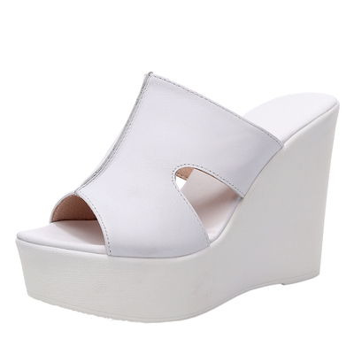 真皮坡跟镂空试衣间鱼嘴凉拖鞋