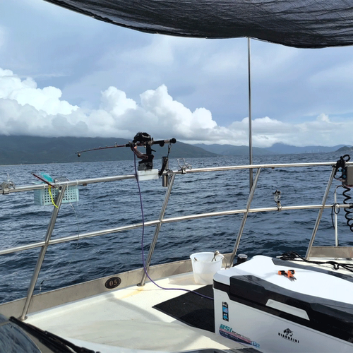 【基】三亚本地旅行社，14年三亚旅游经验，为您的服务保驾护航 【游】 体验钓鱼乐趣——海南必打卡的休闲运动！ 【享】初次体验者、追求高性价比的玩家首推追求 【乐】一价全包，不含其他隐形消费，强制消费，让您游玩安心