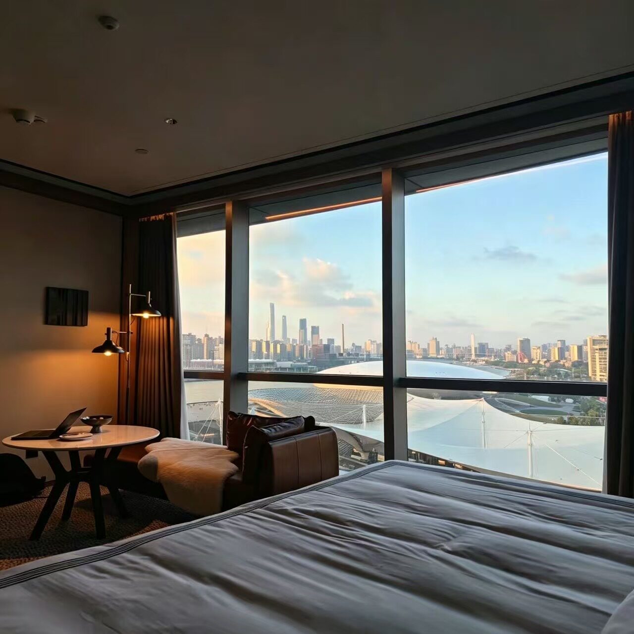 上海洲际希尔顿皇冠假日世博桐森瑞金酒店预订1晚特惠套餐含双早