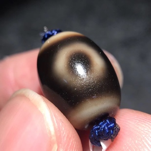 西藏天珠•满朱砂天地玛瑙天珠 老矿料九眼石页岩天珠