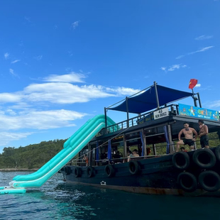芽庄出海一日游海星号豪华木船海鲜BBQ黑岛蚕岛珊瑚岛三岛跳岛游