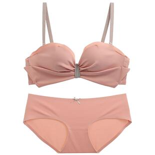 小胸内衣女聚拢平胸专用调整型无肩带无痕上托文胸防滑内裤一套装