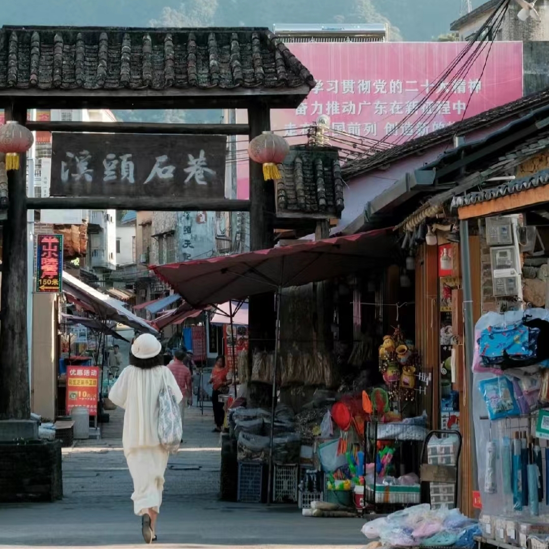 周末不加收【卓思道双人温泉票】住畔溪山景房+晚餐早餐+垂钓
