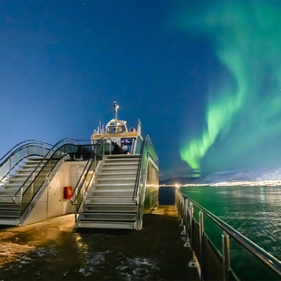 挪威特罗姆瑟乘坐游轮追极光巡游（含晚餐·英文团）