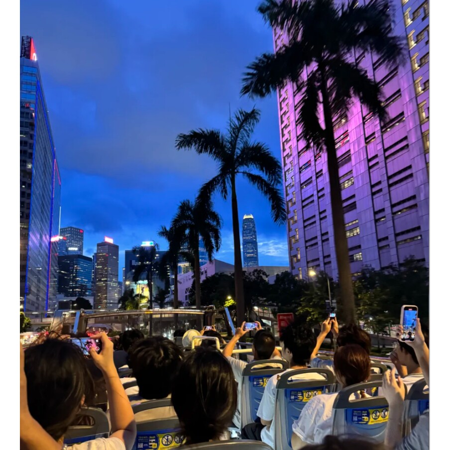 【落日飞车+维港夜游】香港一日纯玩游 黄大仙祠+太平山+星光大道
