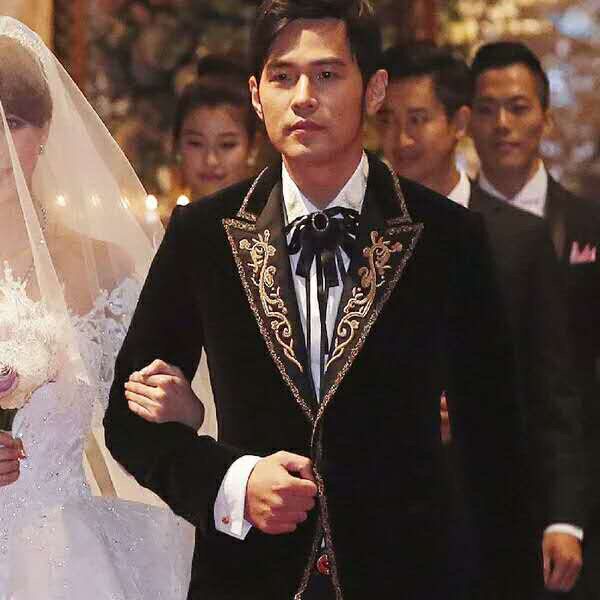 周杰伦婚礼同款西服男士主持人礼服套装结婚宫廷年会新郎绒西装男