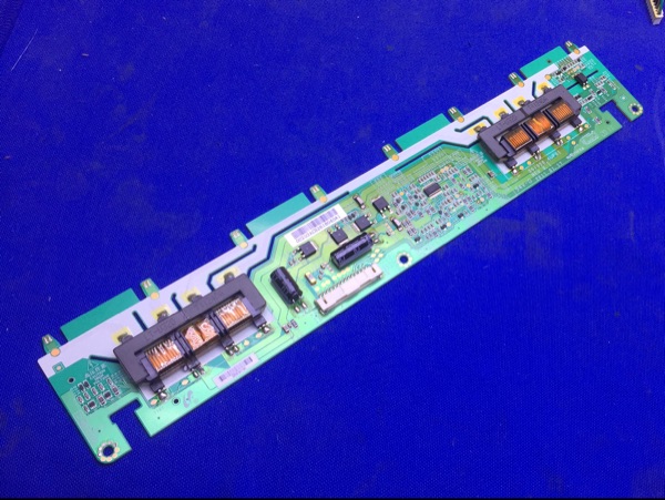原装TCL L32E10液晶高压板SSI320-4UP01 REV 0.1配LTA320AP13