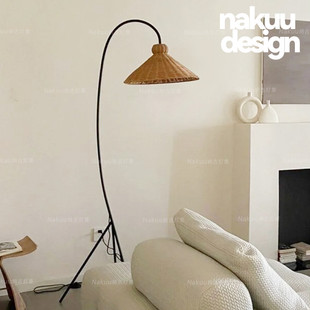 法式侘寂风藤编草帽落地灯客厅沙发旁复古氛围灯设计感立式书房灯