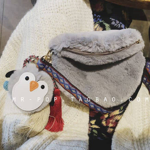毛绒小包布包女可爱软萌仿兔毛手机钱包软妹圆形韩版时尚秋冬斜挎