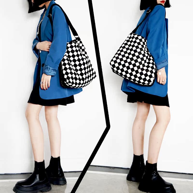 黑白棋盘格波普先生休闲气质大包