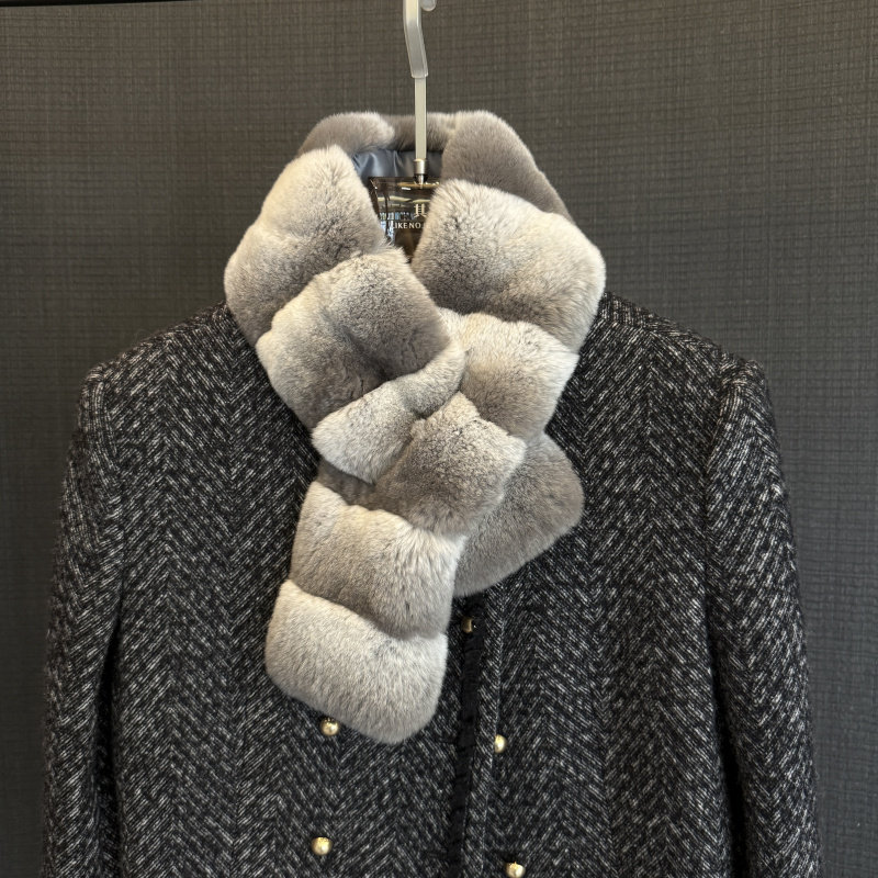 2色可选 进口獭兔毛围巾龙猫色交叉围巾 软软糯糯的顺滑质感