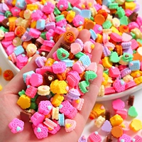 Десять пакетов смешанного цветного печенья