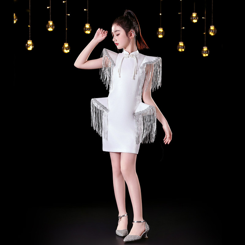 女童高端走秀潮服时尚礼服钢琴图片