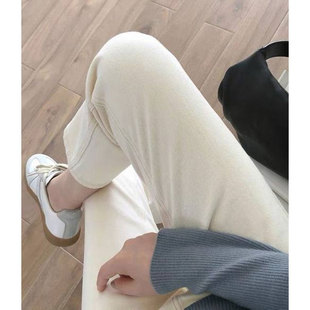 孕妇直筒牛仔裤秋冬季加绒加厚托腹打底裤外穿烟管裤杏色九分裤子