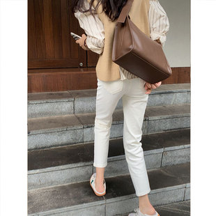 孕妇白色直筒牛仔裤秋冬加绒显瘦烟管裤九分外穿打底长裤子春秋款