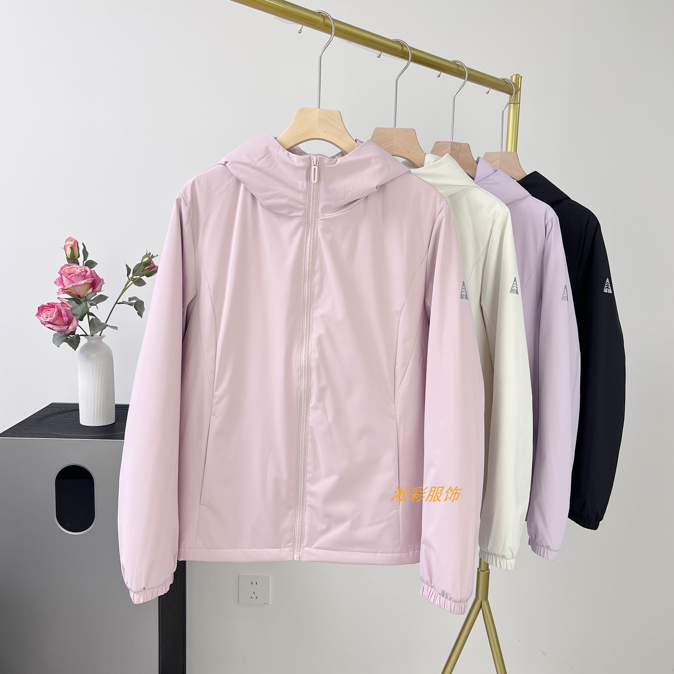 轻薄羽绒服女秋冬新款户外运动三防休闲连帽时尚保暖外套休闲上衣