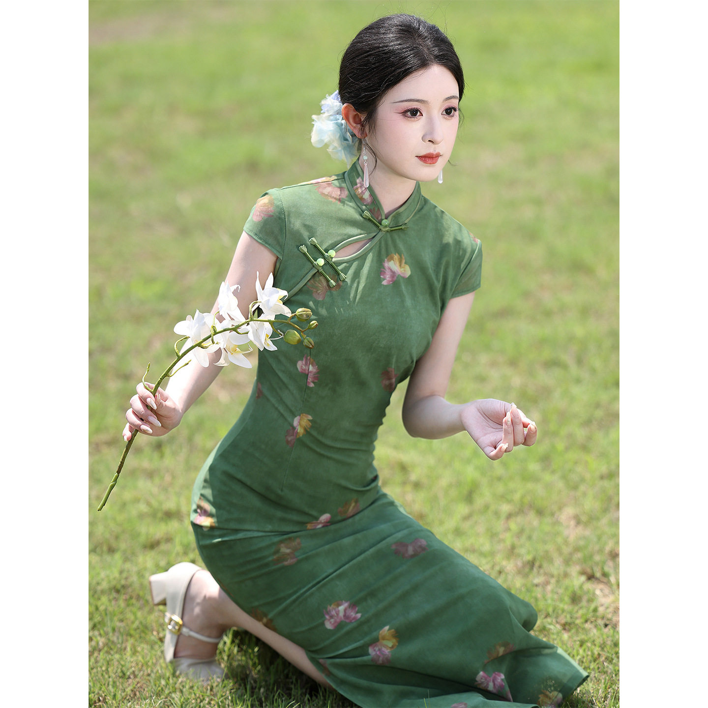 l新中式绿色改良提花长文艺旗袍女2026春新款短袖年轻款上班穿