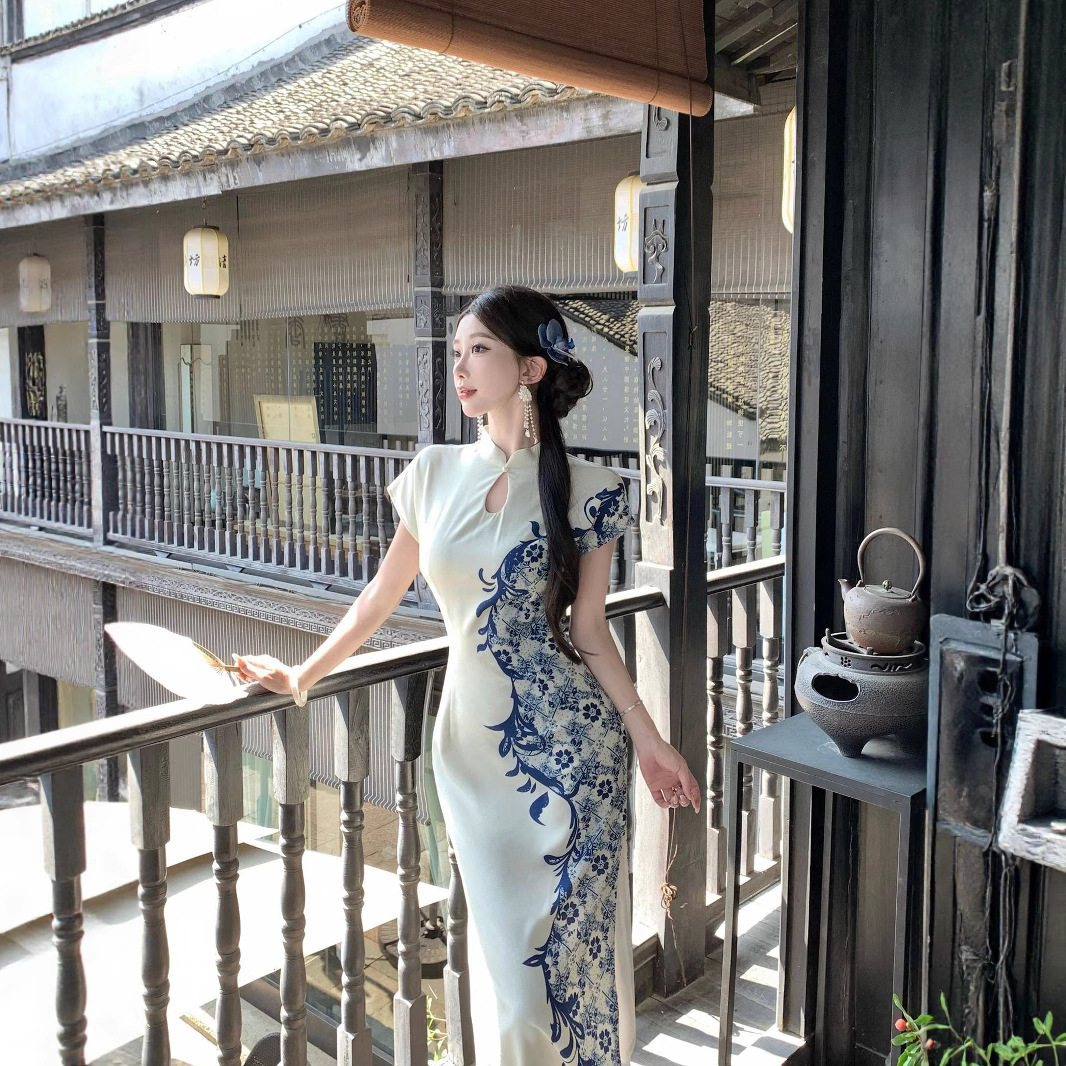 S青花瓷白色新中式旗袍夏富家千金国风气质收腰年轻款少女连衣裙
