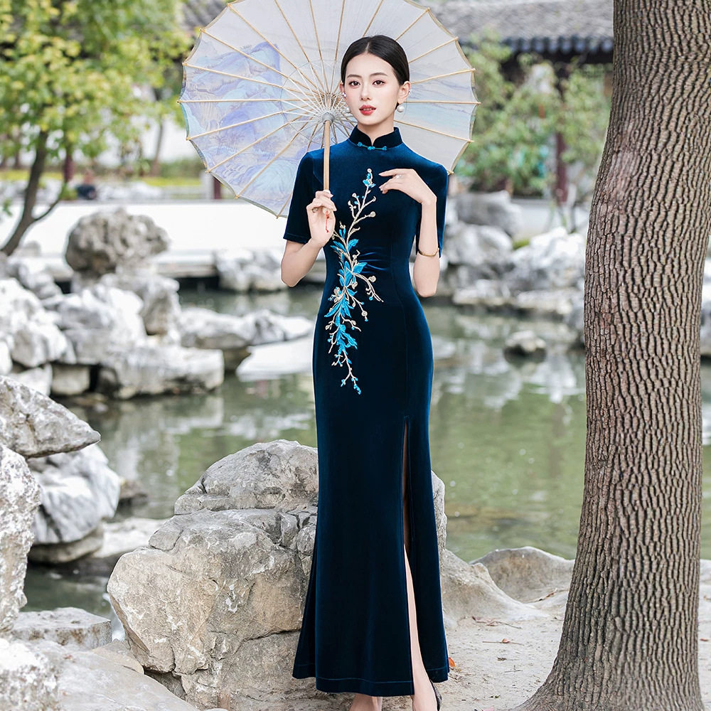 y新款金丝绒复古改良绣花长款大码中老年走秀唐装高档旗袍直销