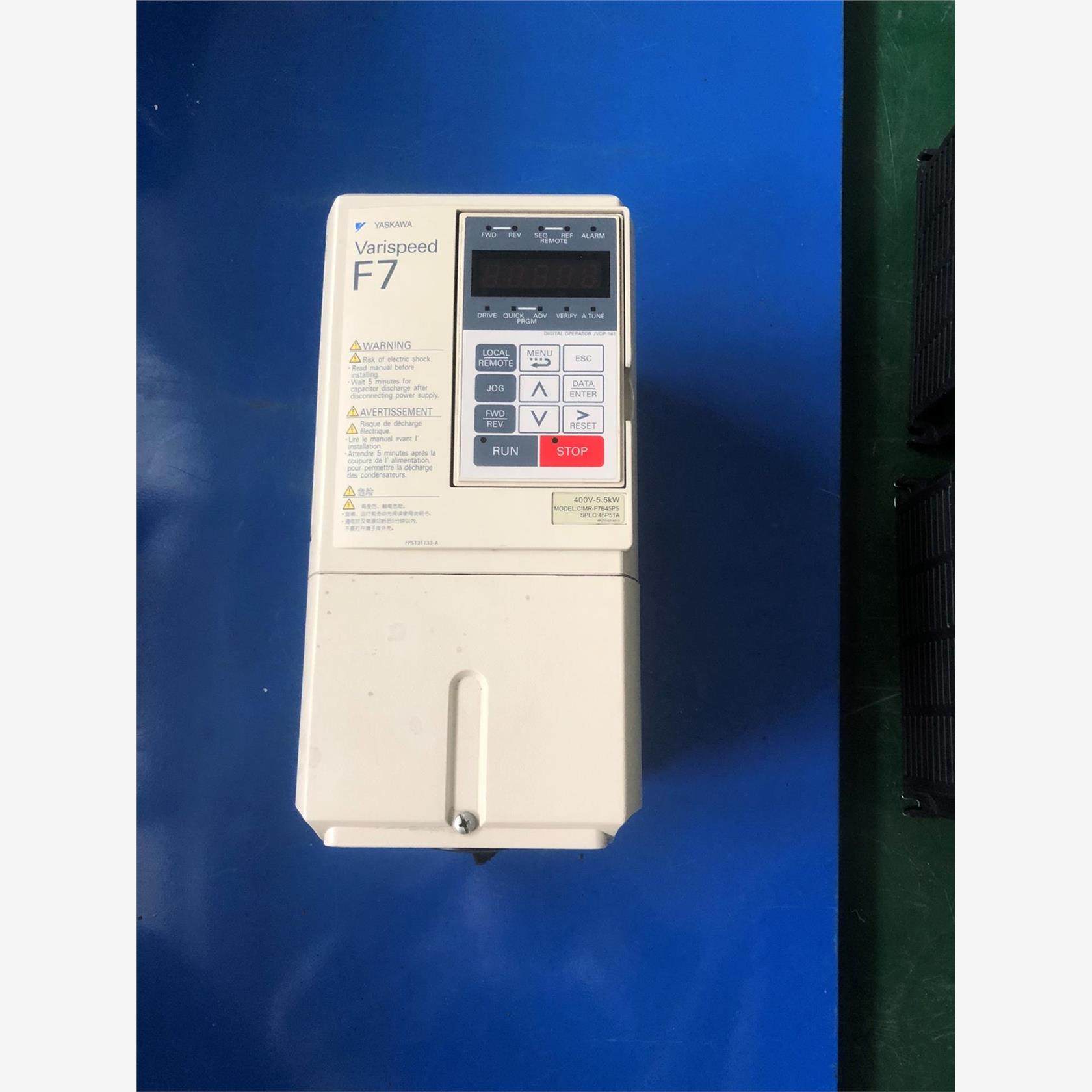 安川F7系列变频器 5.5KW 380V CIMR-F7B4