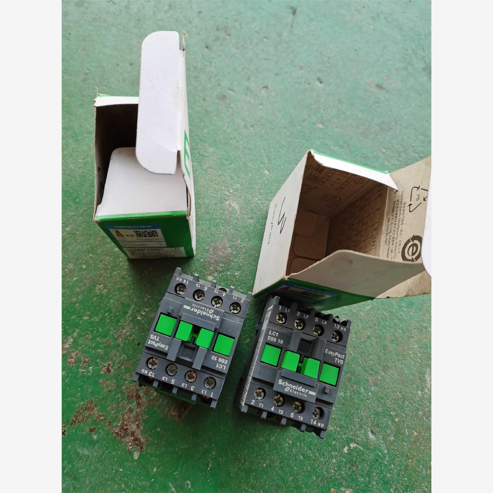 施耐德交流接触器LC1E0910M5N三相交流接触器AC22