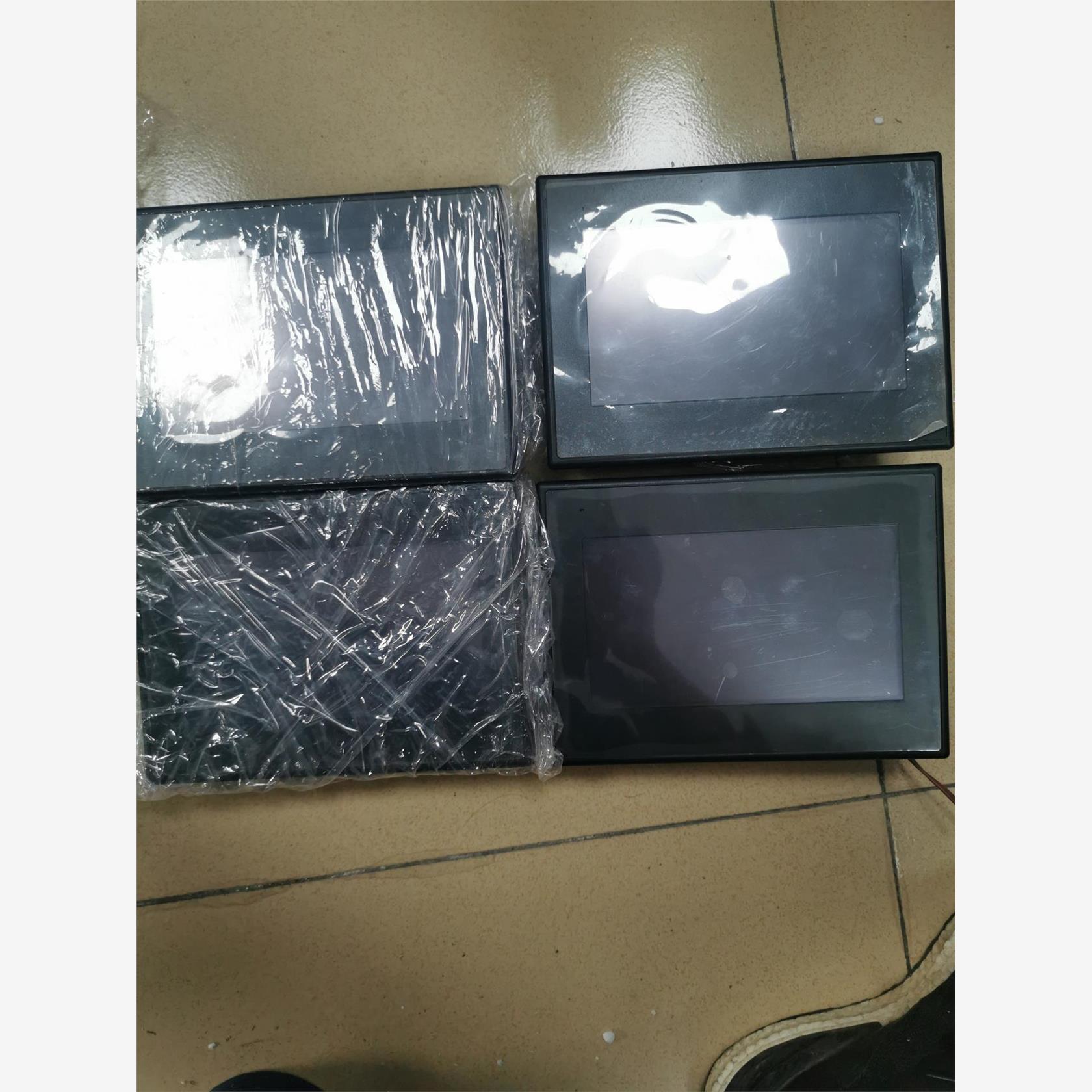 欧姆龙触摸屏，型号NB7W-