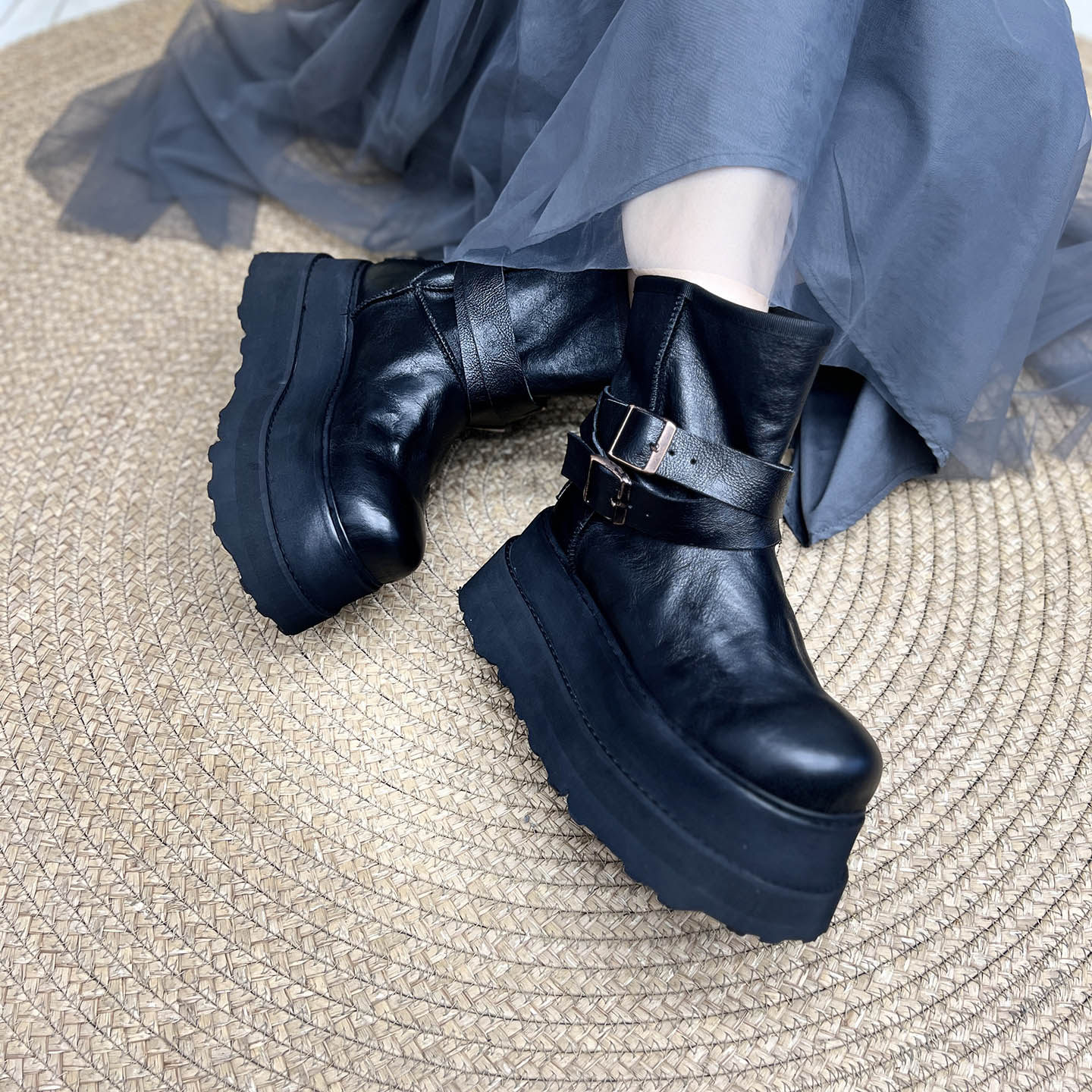 艺鞜2026秋冬新款真皮厚底7.5cm高端松糕马丁靴高跟皮带扣骑士靴,女鞋,马丁靴,淘宝优惠券,粉丝福利购,淘宝优惠卷