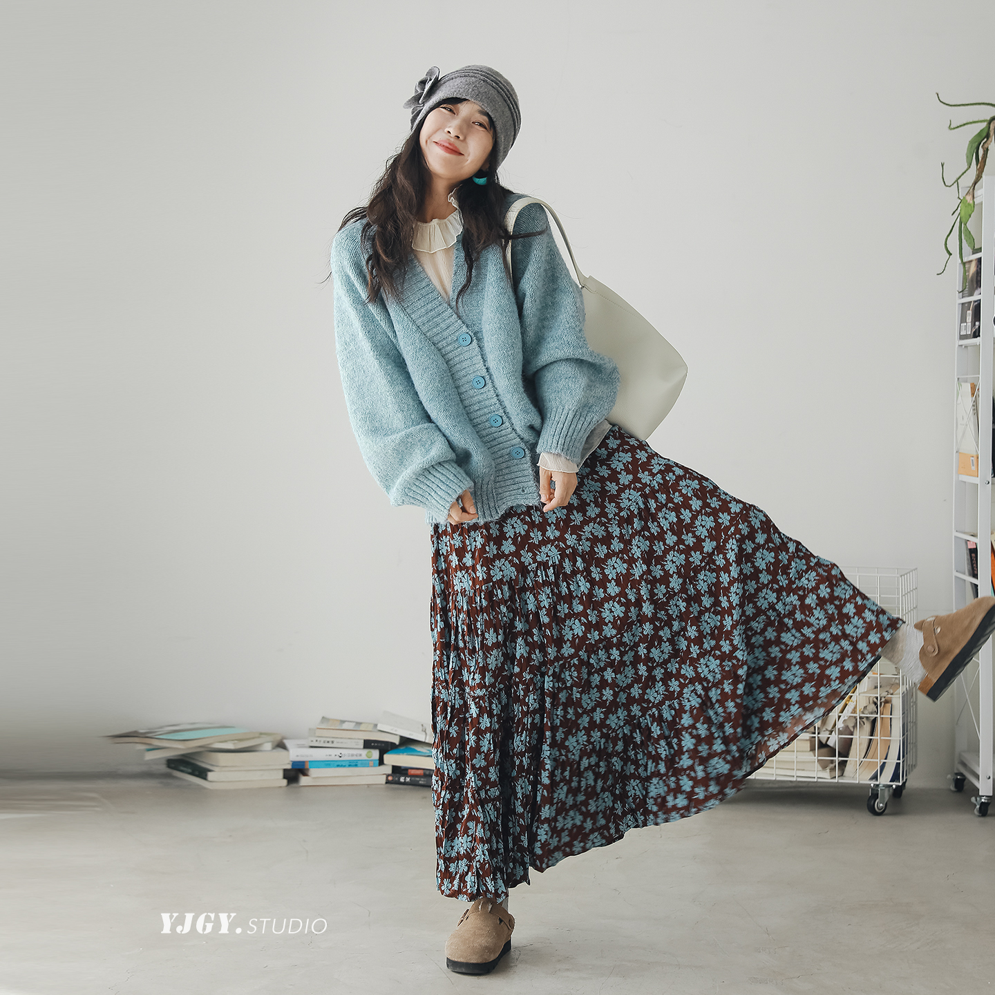 印计谷羽羊毛针织开衫女2024秋冬季新款纯色显瘦V领外搭外套F1021