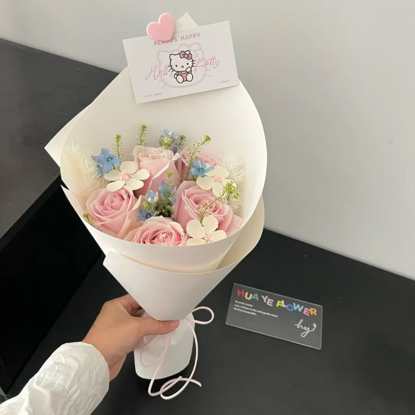 KT猫粉玫瑰小花束少女心生日送闺蜜女友表白鲜花杭州苏州南京上海