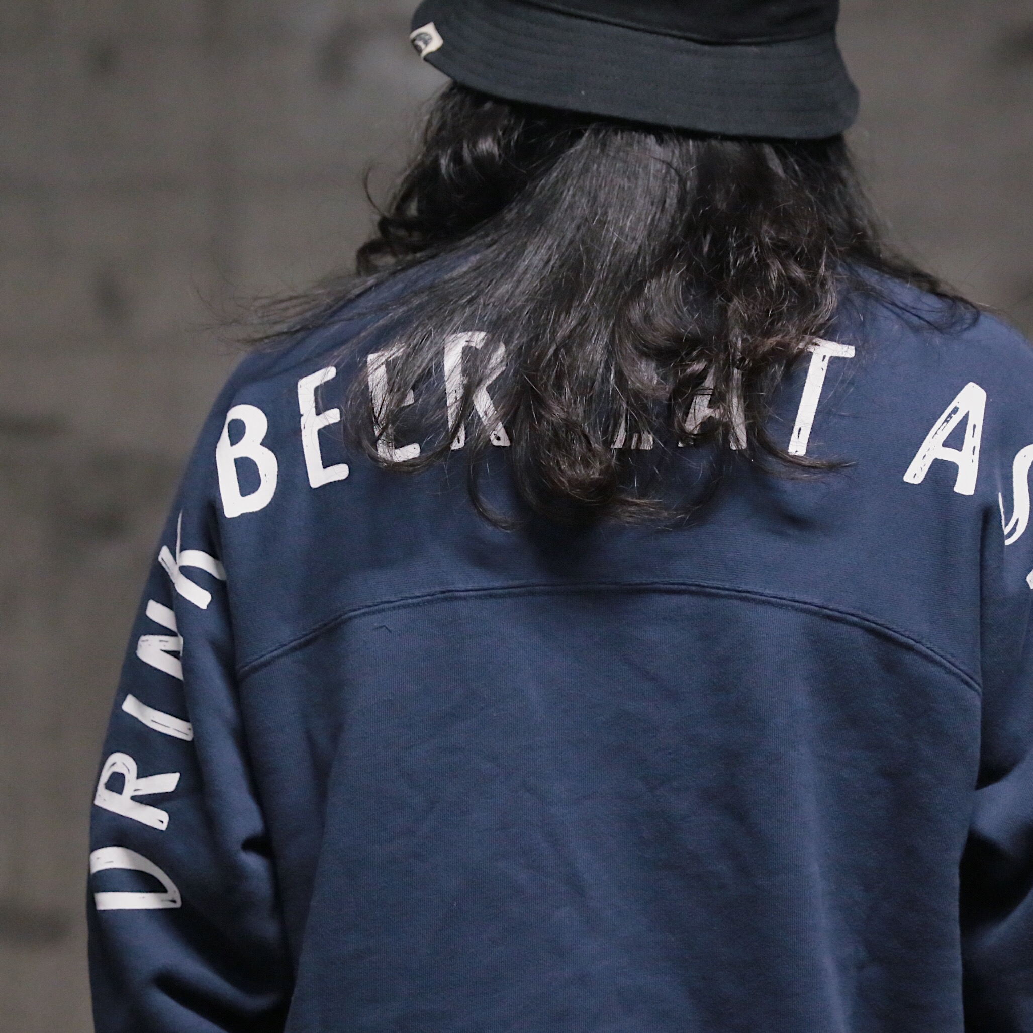 通肩印花复古卫衣