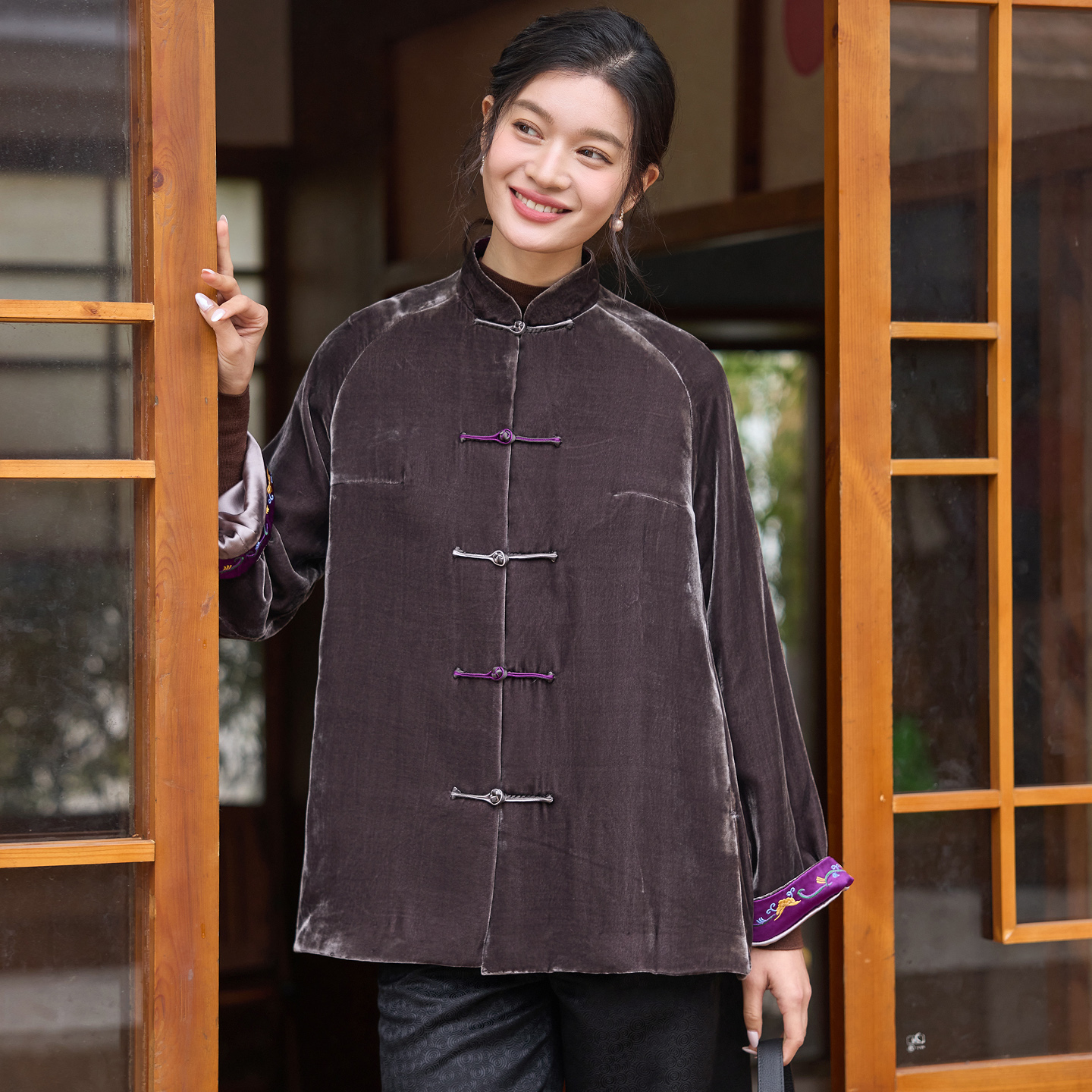 菲伊唐真丝绒外套撞色绣花女上衣