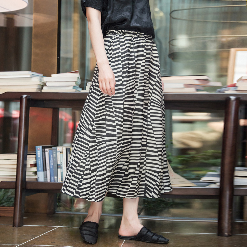 菲伊半身裙复古A字裙不规则条纹