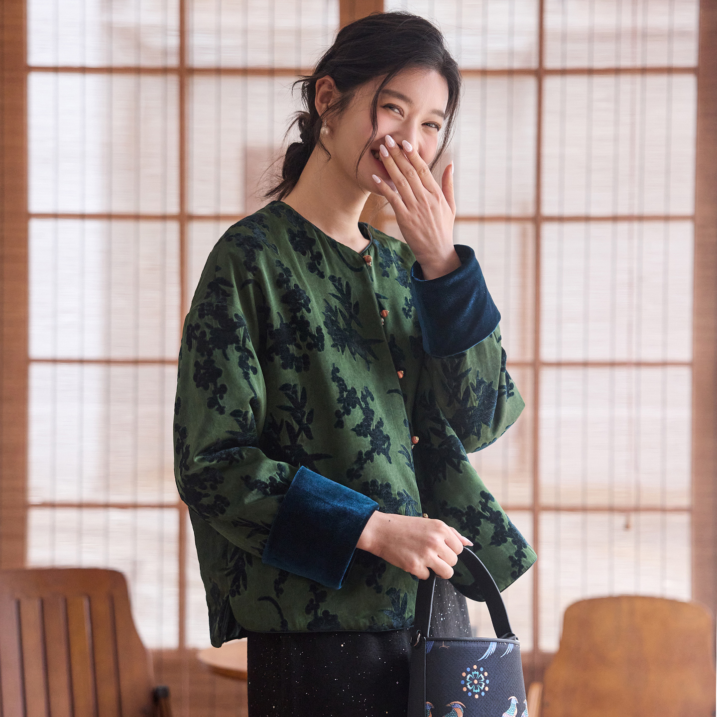 菲伊唐复古改良唐装浮雕花短外套