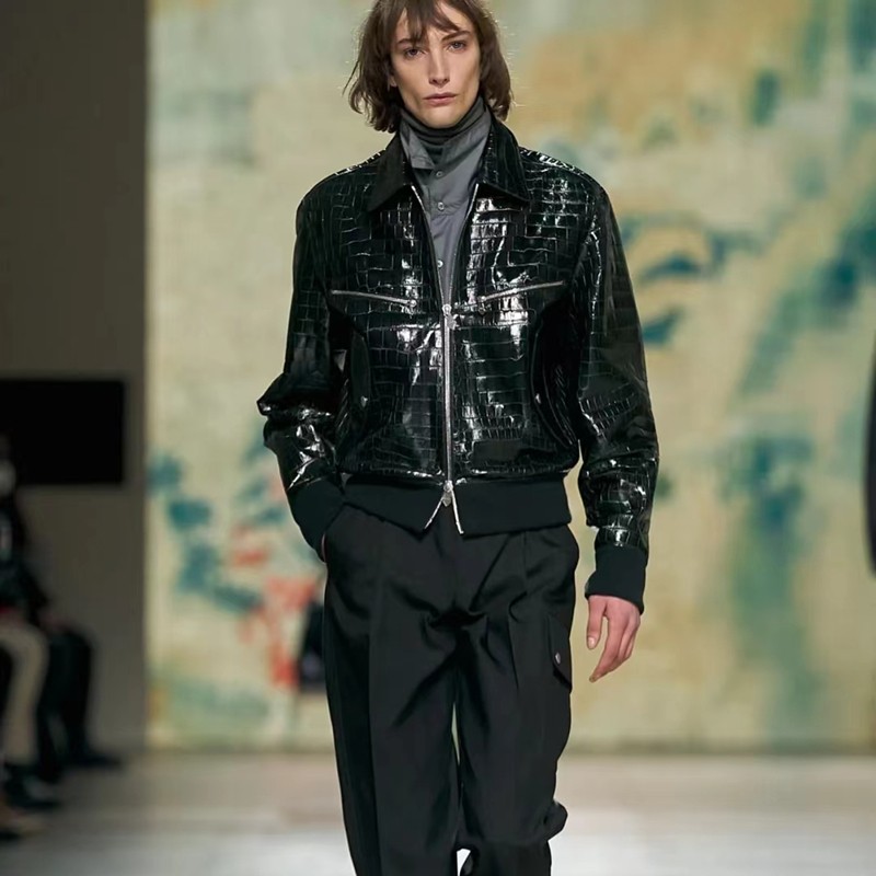 鳄鱼纹漆皮皮夹克翻领真皮皮衣