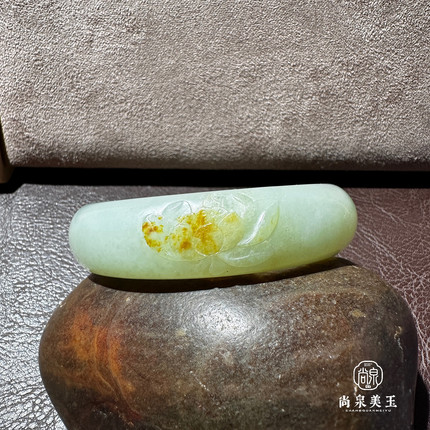 尚泉美玉新疆和田玉籽料54俏色莲花手镯青白手工雕刻圆边原创设计
