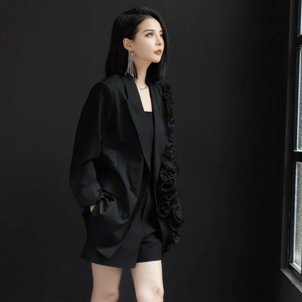 2025春季新款气质高级设计感立体花朵黑色西装马甲短裤三件套装女