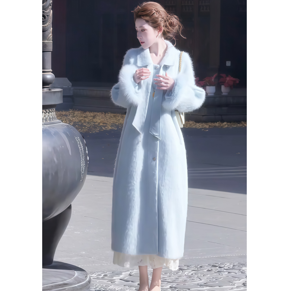 温柔甜美浅蓝色毛毛袖口毛呢外套