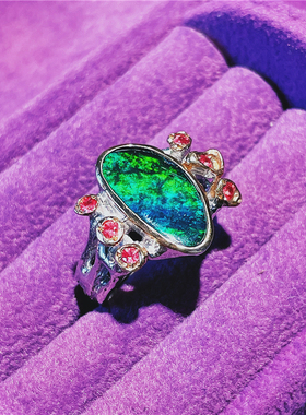 ninisn 绿光森林 925银天然澳大利亚黑欧泊戒指 蓝绿色调 粉碧玺